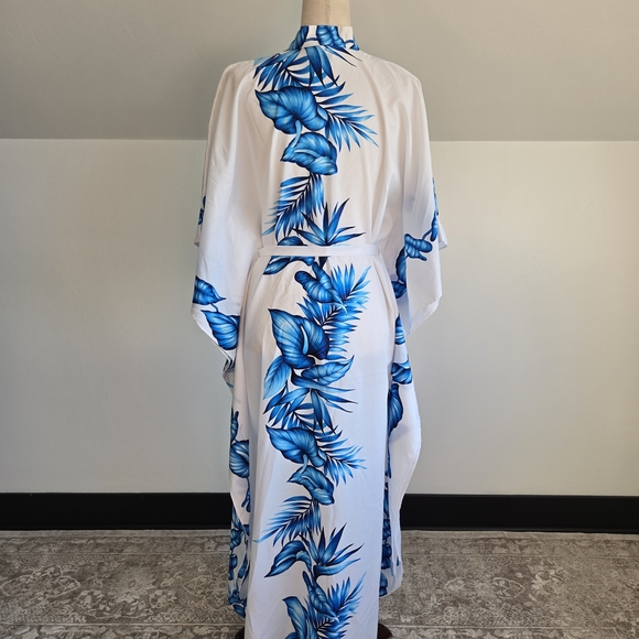 Resort Line White and Blue Hawaiian Caftan with Waist Tie - Picture 9 of 15
